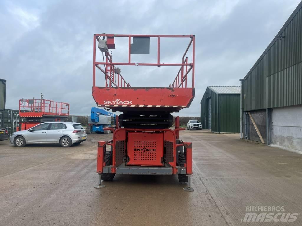 SkyJack SJ 9250 RT Käärtõstukid