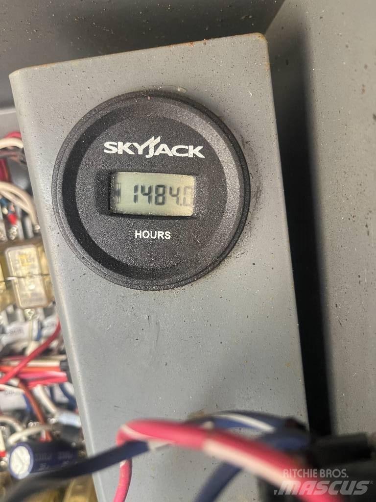 SkyJack SJ 9250 RT Käärtõstukid