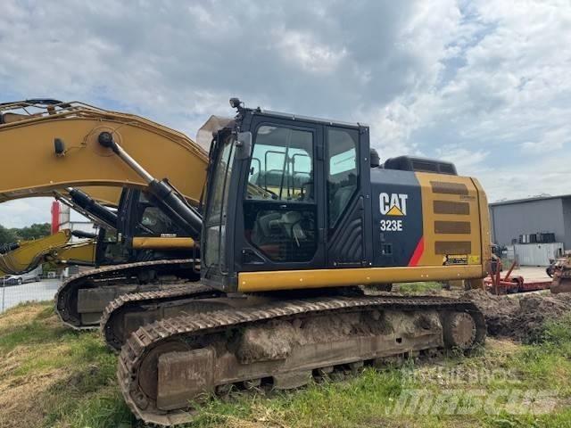 CAT 323 E Roomikekskavaatorid