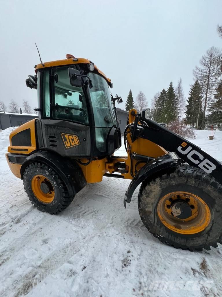 JCB 409 Rataslaadurid