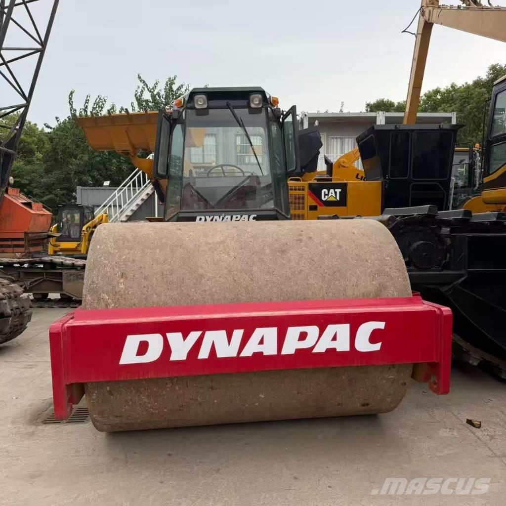 Dynapac CA 30 D Ühe trumliga rullid