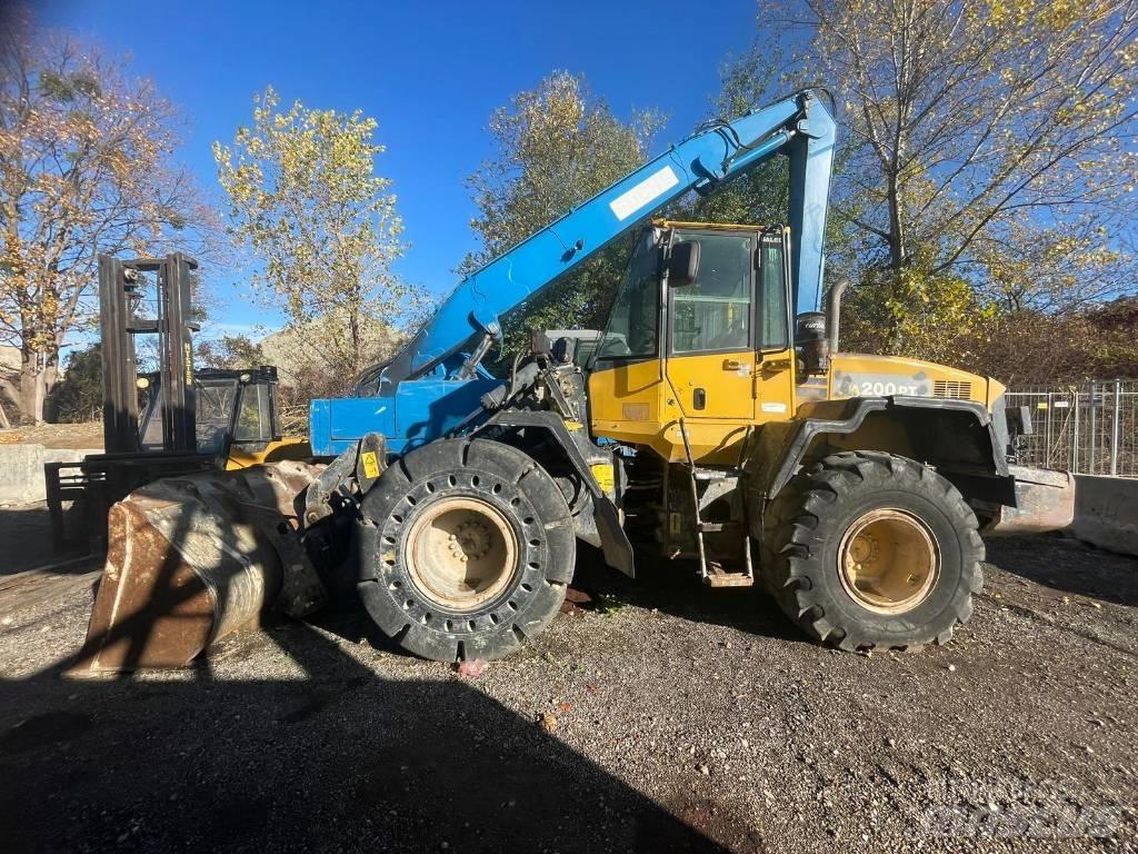 Komatsu WA 200 PT-5 Rataslaadurid