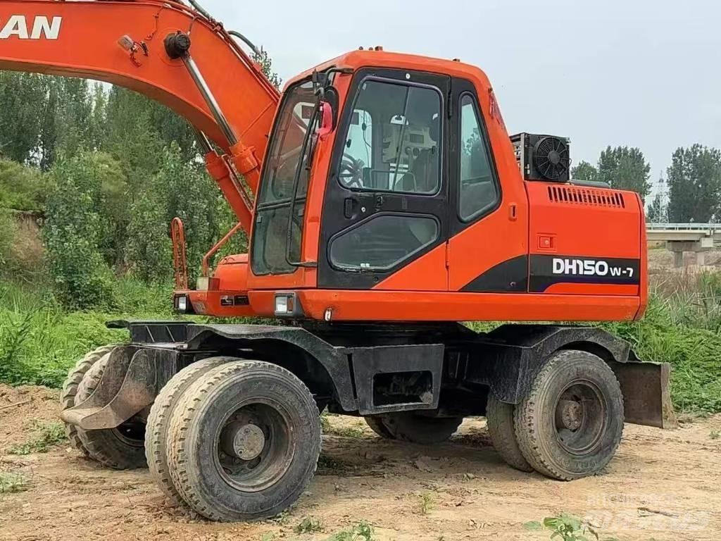 Doosan 150 W-7 Ratasekskavaatorid