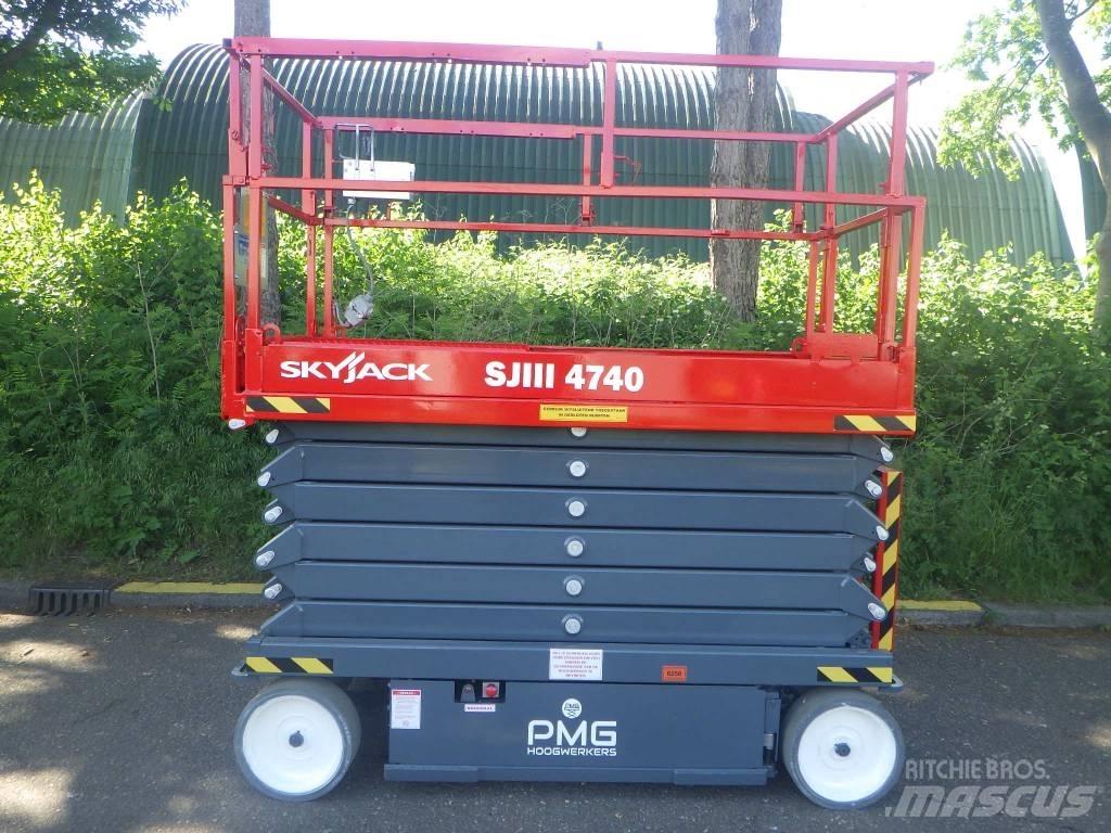 SkyJack SJ4740 Käärtõstukid