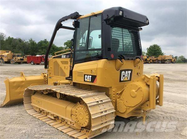 CAT D 5 K LGP Buldooserid