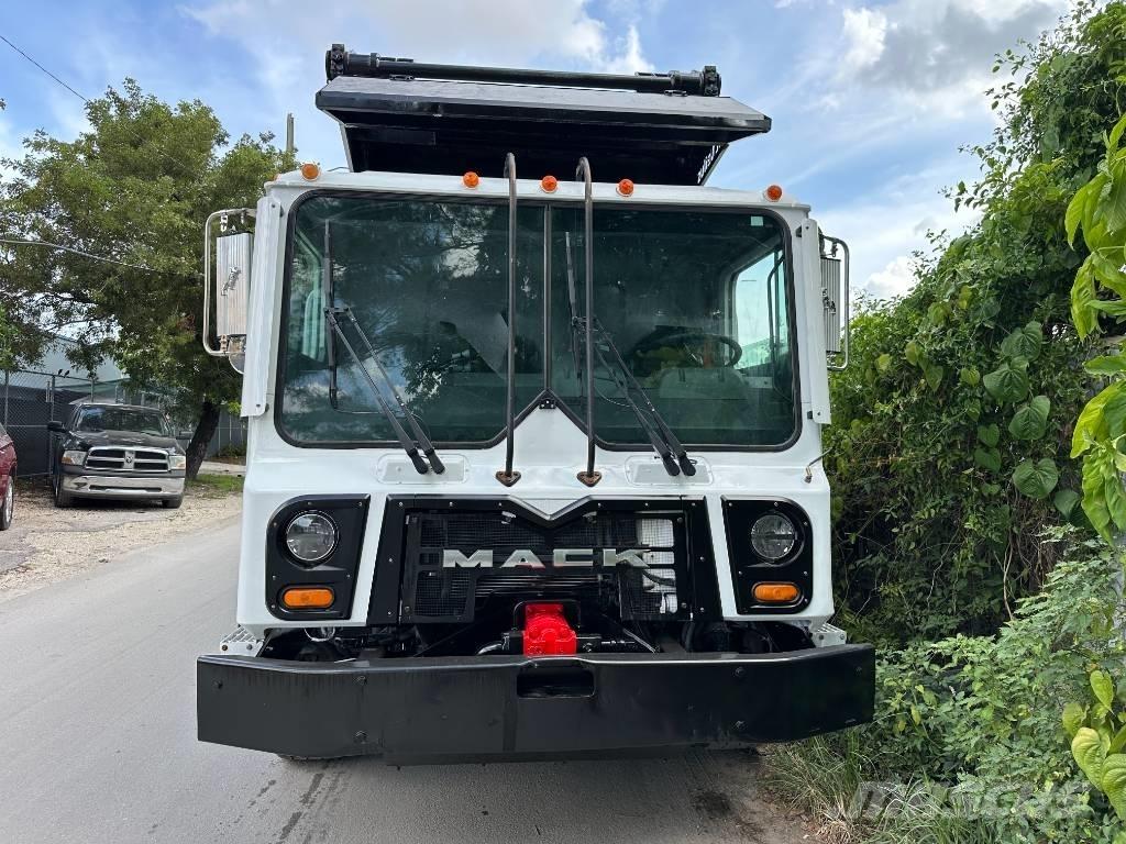 Mack MR613 Prügiautod