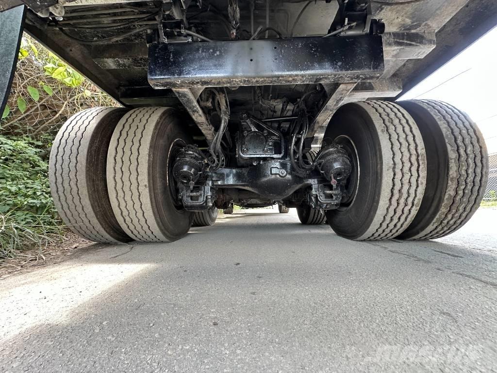 Mack MR613 Prügiautod
