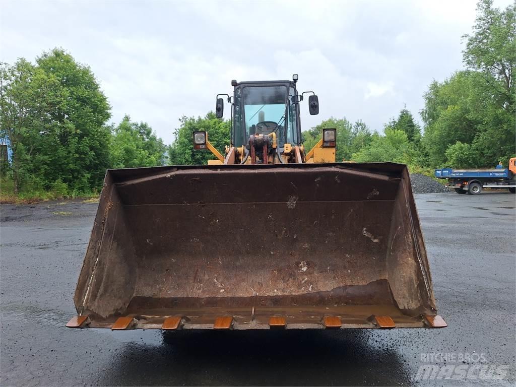 CASE 821 4X4 Muu