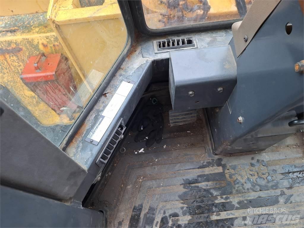 CASE 821 4X4 Muu