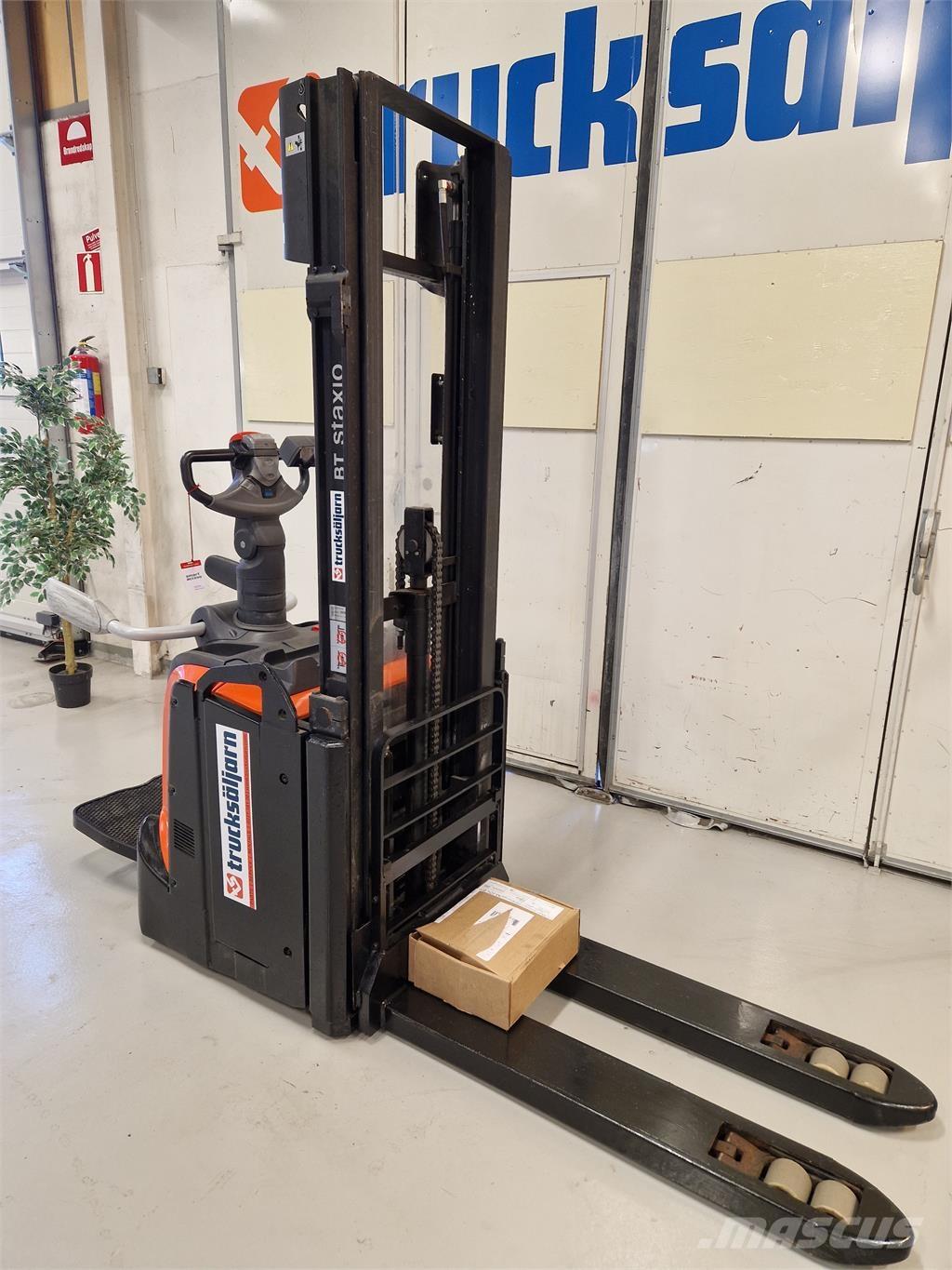 Toyota SPE120L Platvormiga virnastajad