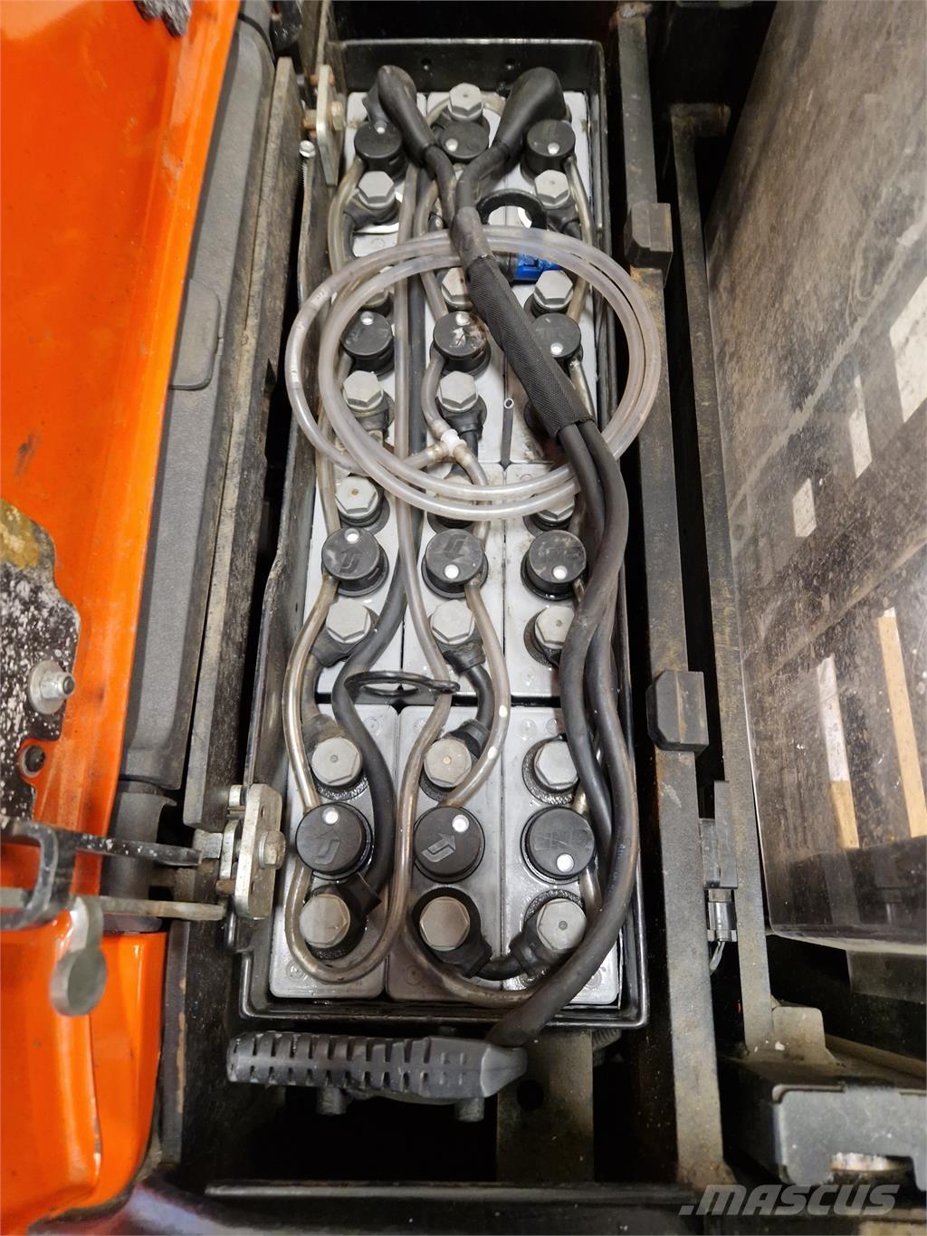 Toyota SPE120L Platvormiga virnastajad