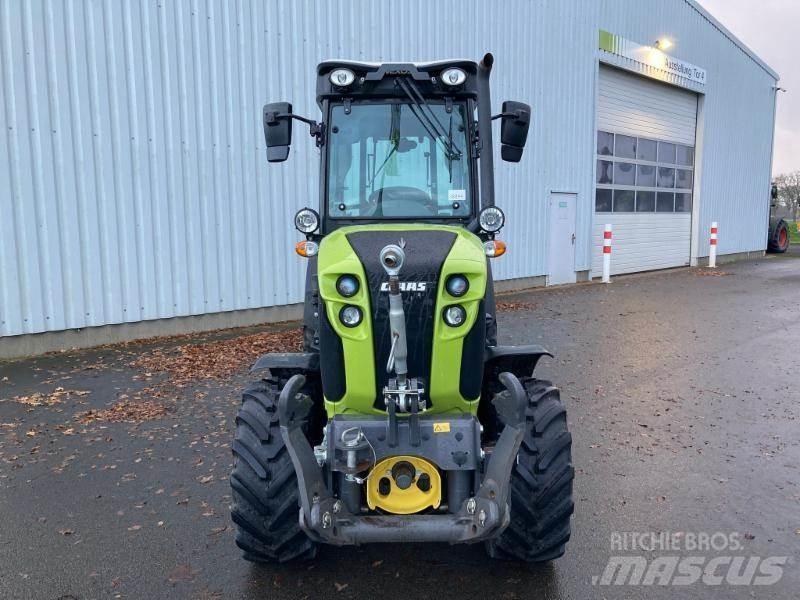CLAAS NEXOS 240 S Traktorid
