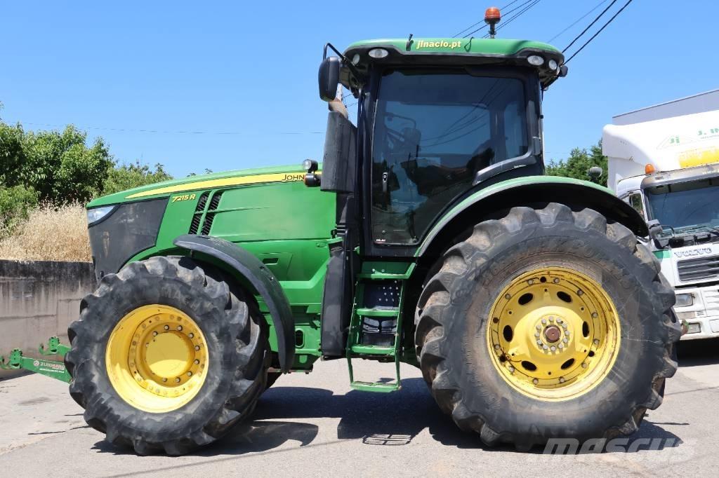 John Deere 7215 R Traktorid