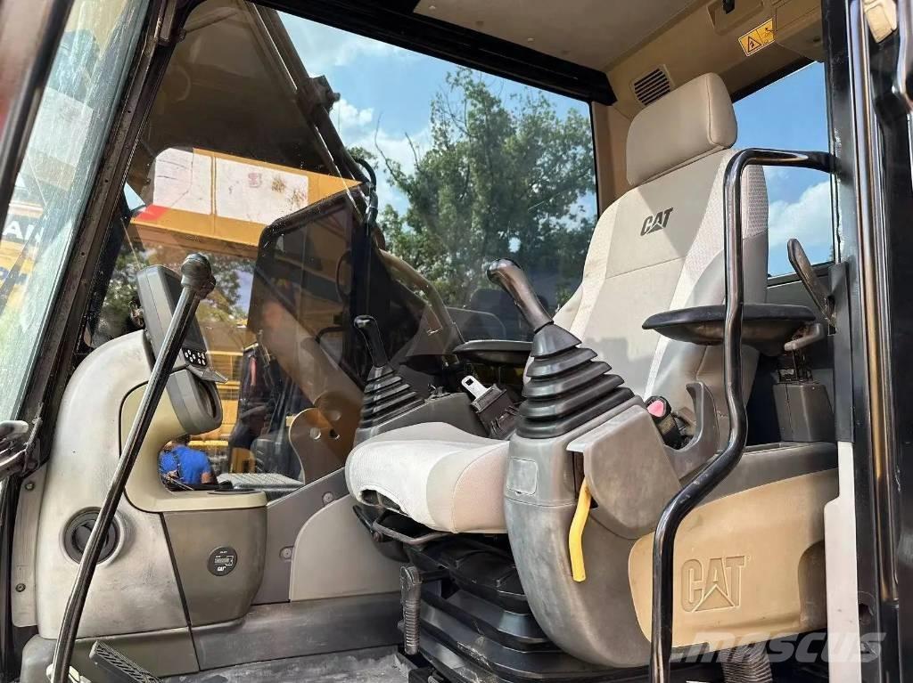 CAT 315D2 Roomikekskavaatorid