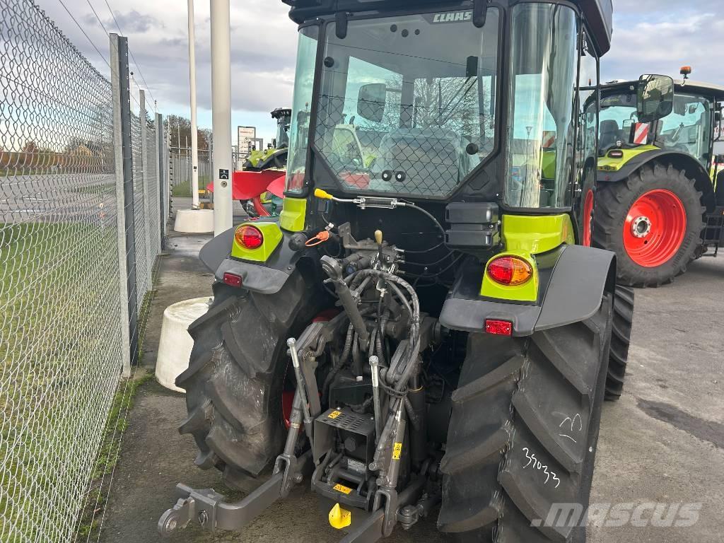 CLAAS Nexos 220 Traktorid