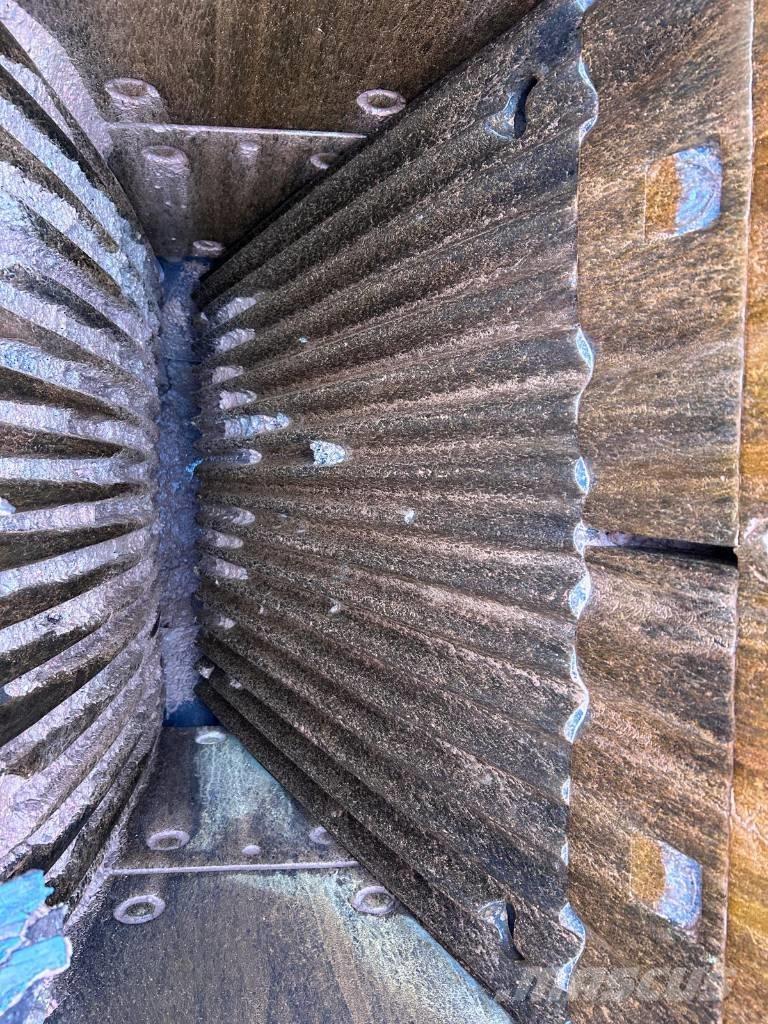 Extec C10 Iseliikuvad purustid