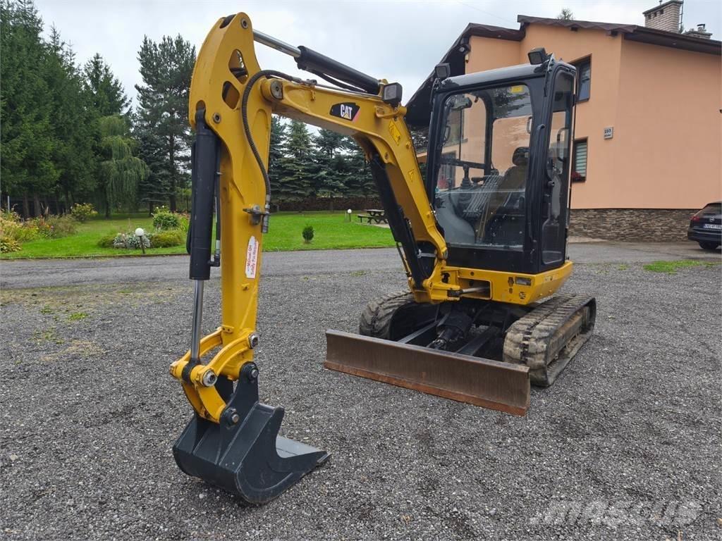 CAT 302.7 D CR Muu