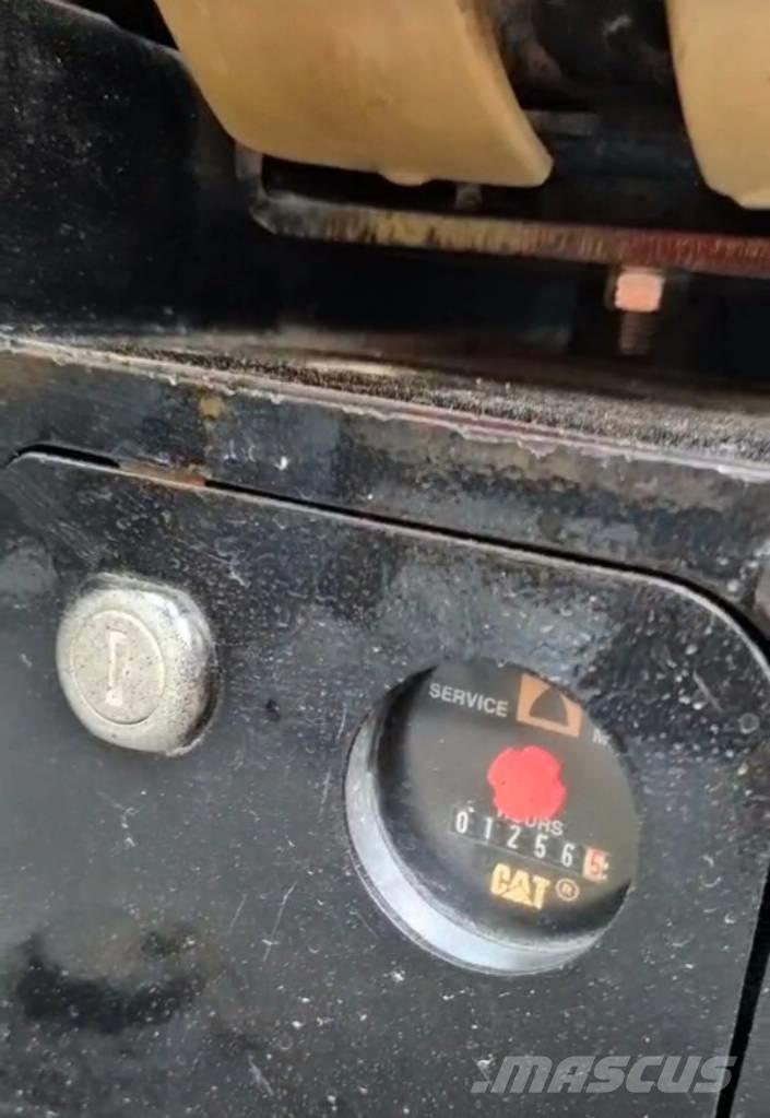 CAT 306 D Roomikekskavaatorid