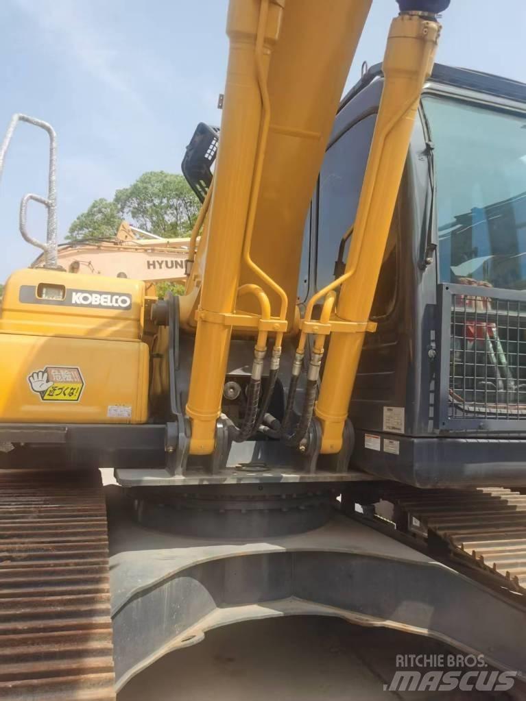 Kobelco SK 200 Roomikekskavaatorid