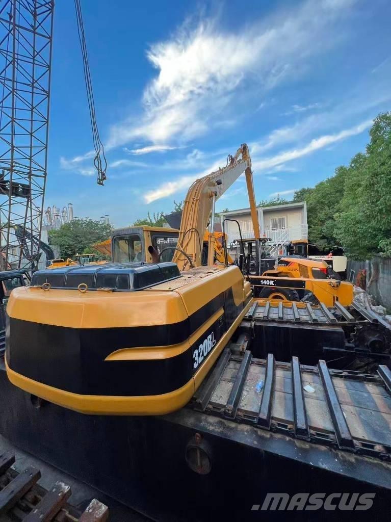 CAT 320 B L Roomikekskavaatorid