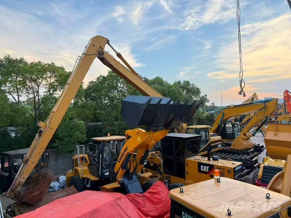 CAT 320 B L Roomikekskavaatorid