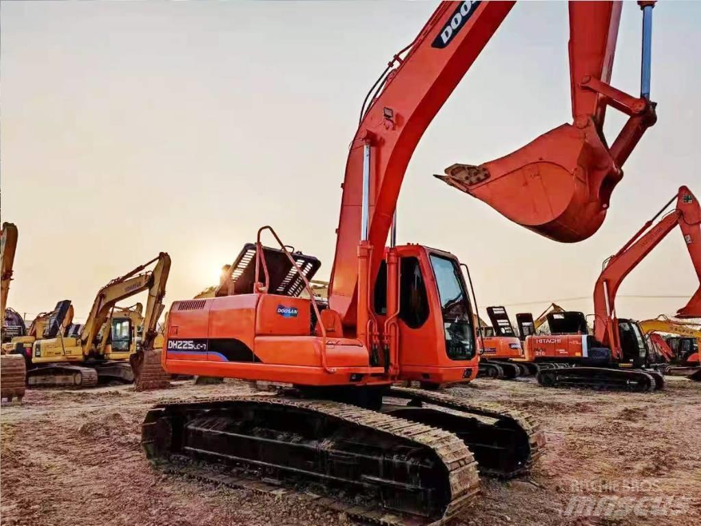 Doosan DH 225 LC-7 Roomikekskavaatorid