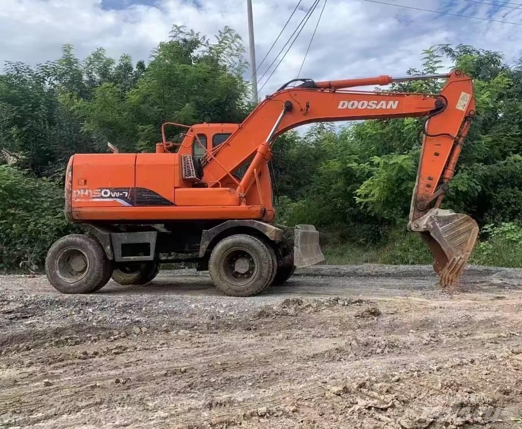 Doosan 150 W-7 Ratasekskavaatorid