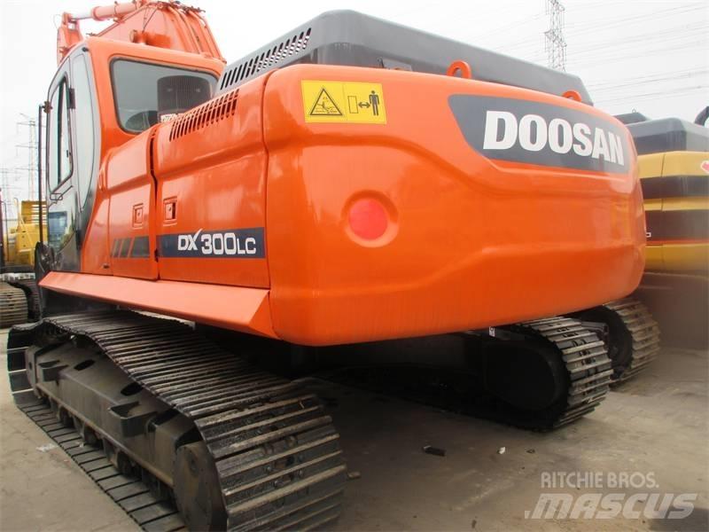 Doosan DX 300 Roomikekskavaatorid