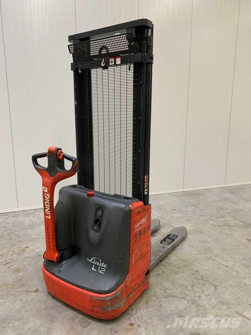 Linde L12 Platvormiga virnastajad