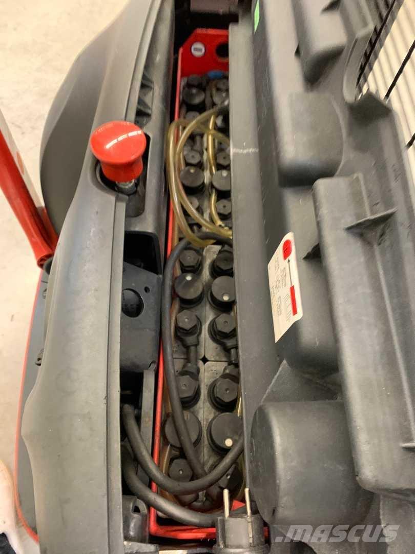 Linde L12 Platvormiga virnastajad