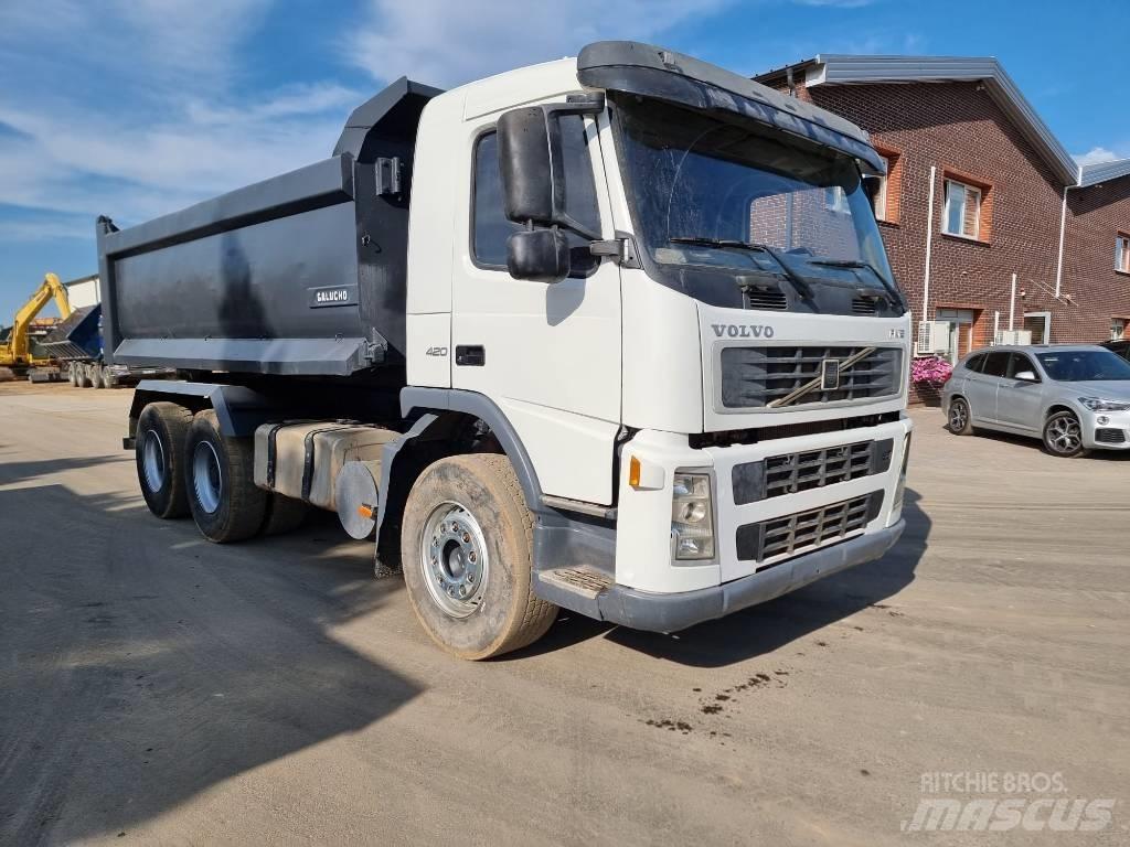 Volvo FM420 (6x4) Vahetuskastiga tõstukautod