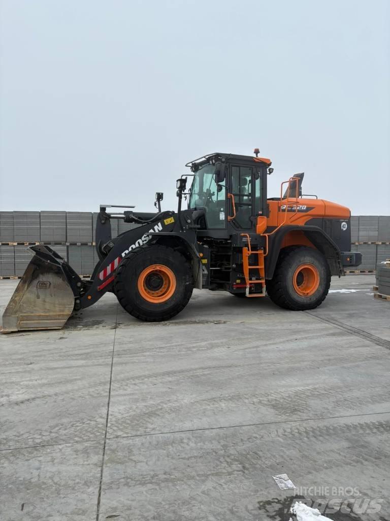 Doosan DL 320-7 Rataslaadurid