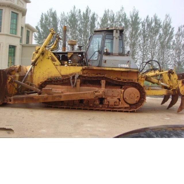 Komatsu d155a-2 Buldooserid