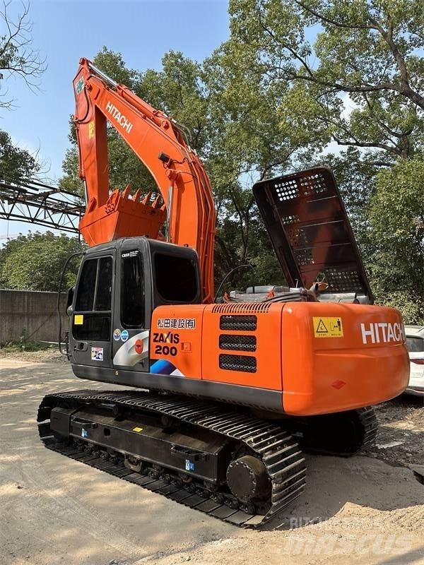 Hitachi 200 Ratasekskavaatorid