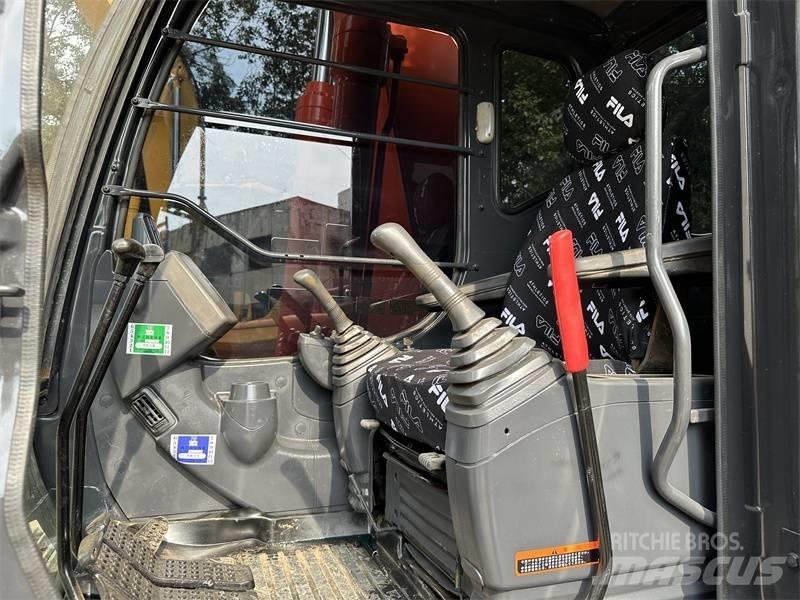 Hitachi 200 Ratasekskavaatorid