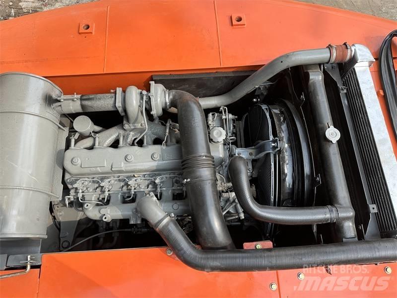 Hitachi 200 Ratasekskavaatorid