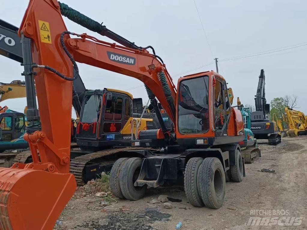Doosan 150 W Ratasekskavaatorid