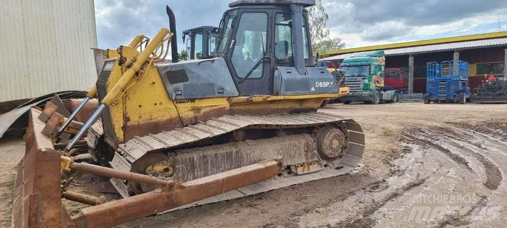 Komatsu D 65 PX-12 Buldooserid