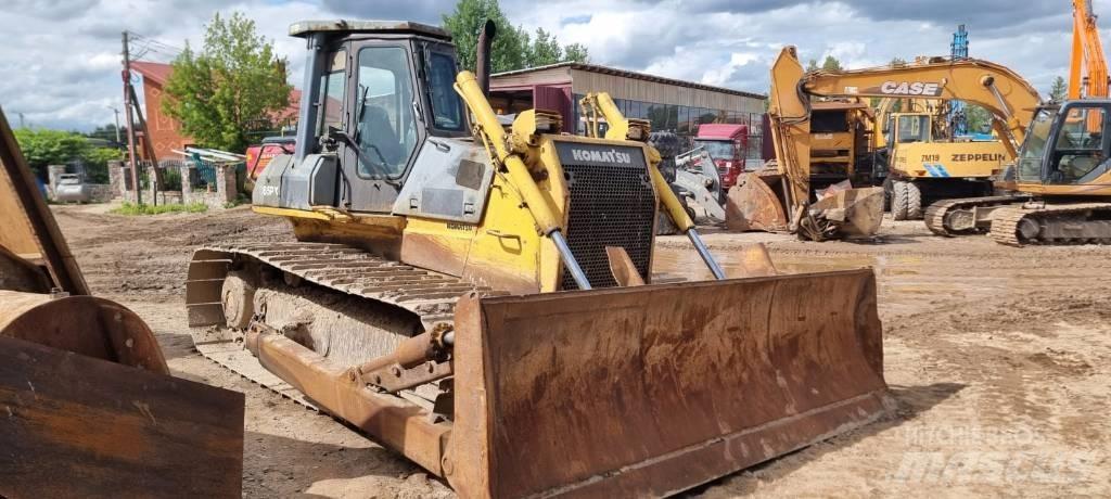 Komatsu D 65 PX-12 Buldooserid