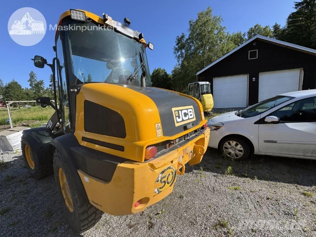 JCB 413 K Rataslaadurid