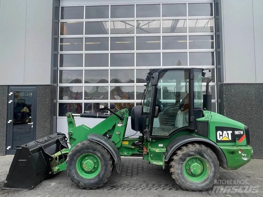 CAT 907H Rataslaadurid