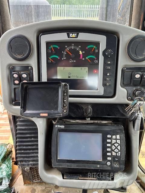 CAT D 6 T LGP Buldooserid