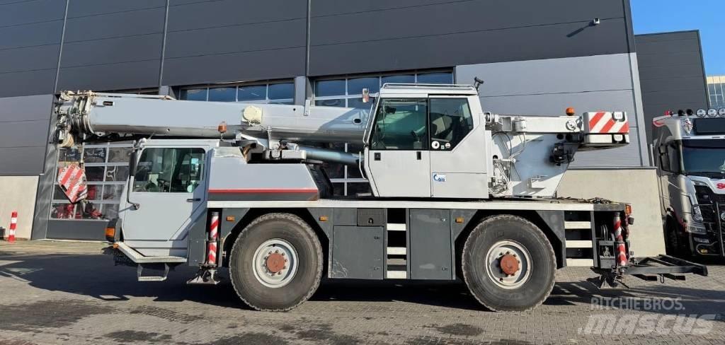 Liebherr LTM 1030-2 Maastikutõstukid