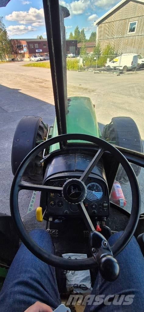 John Deere 4240 S Traktorid