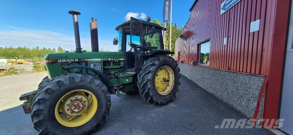John Deere 4240 S Traktorid