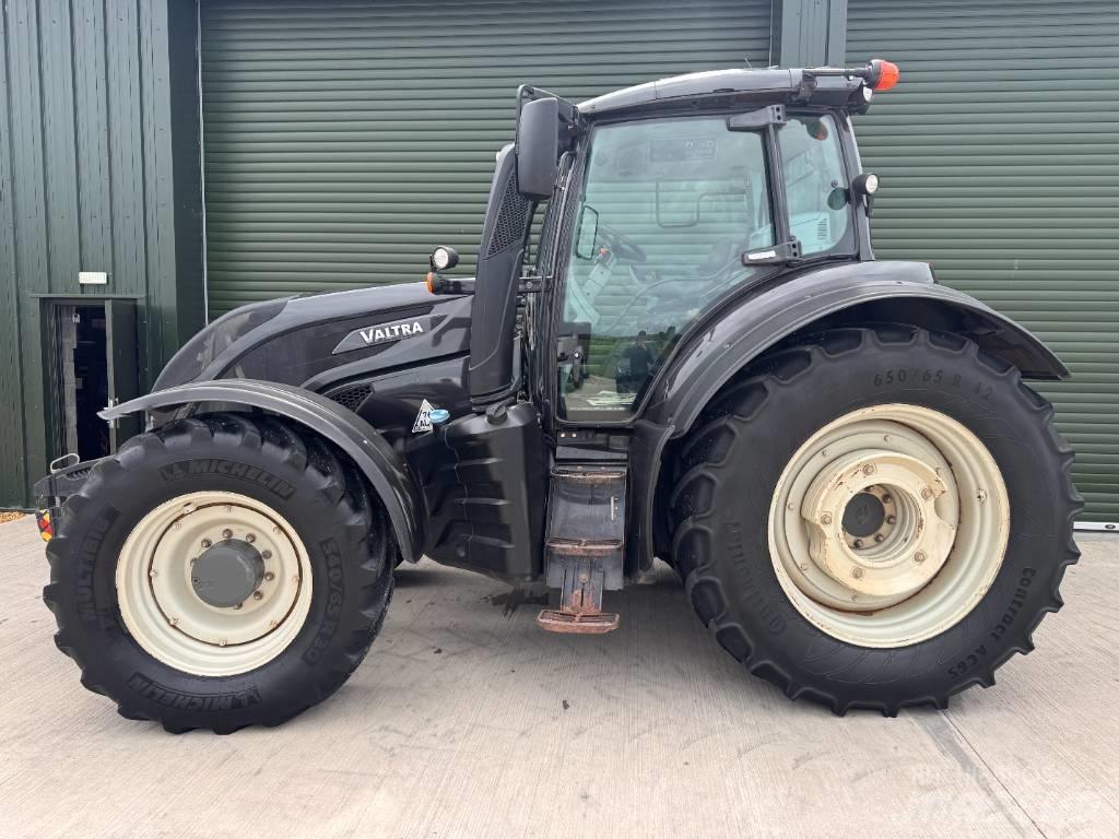 Valtra T 174 Traktorid