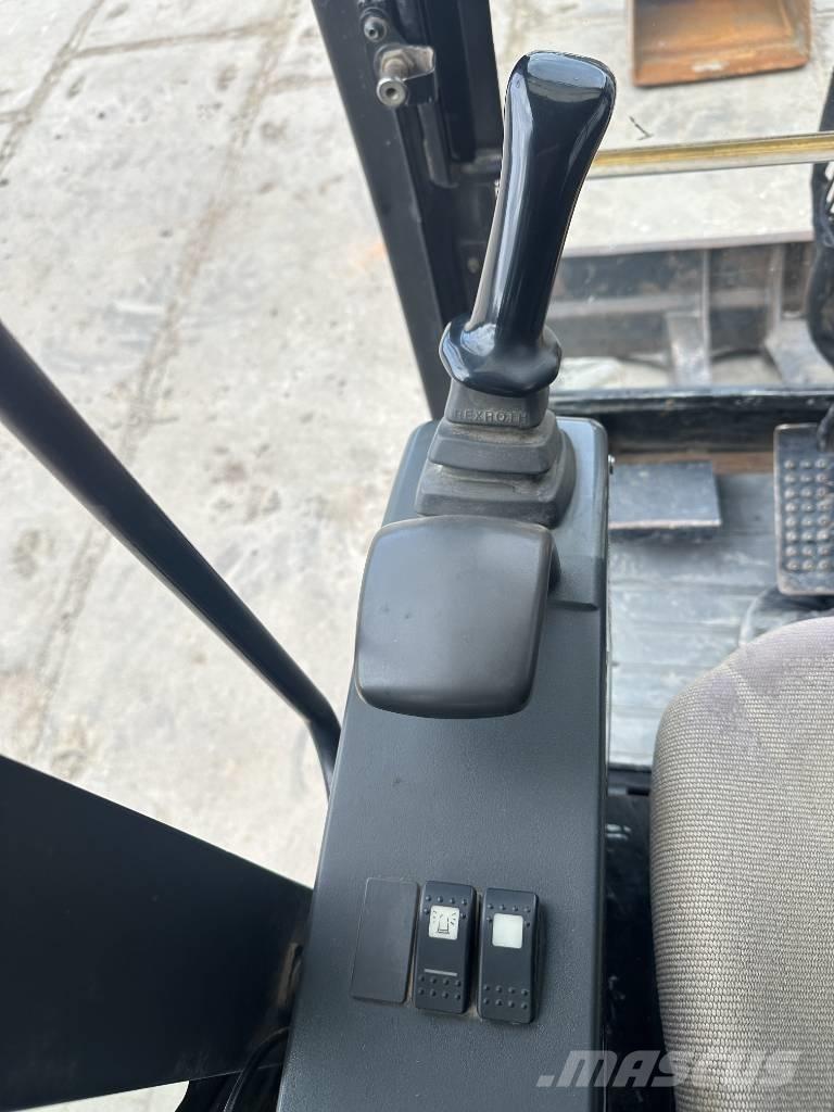 CAT 302.5 Miniekskavaatorid < 7 t
