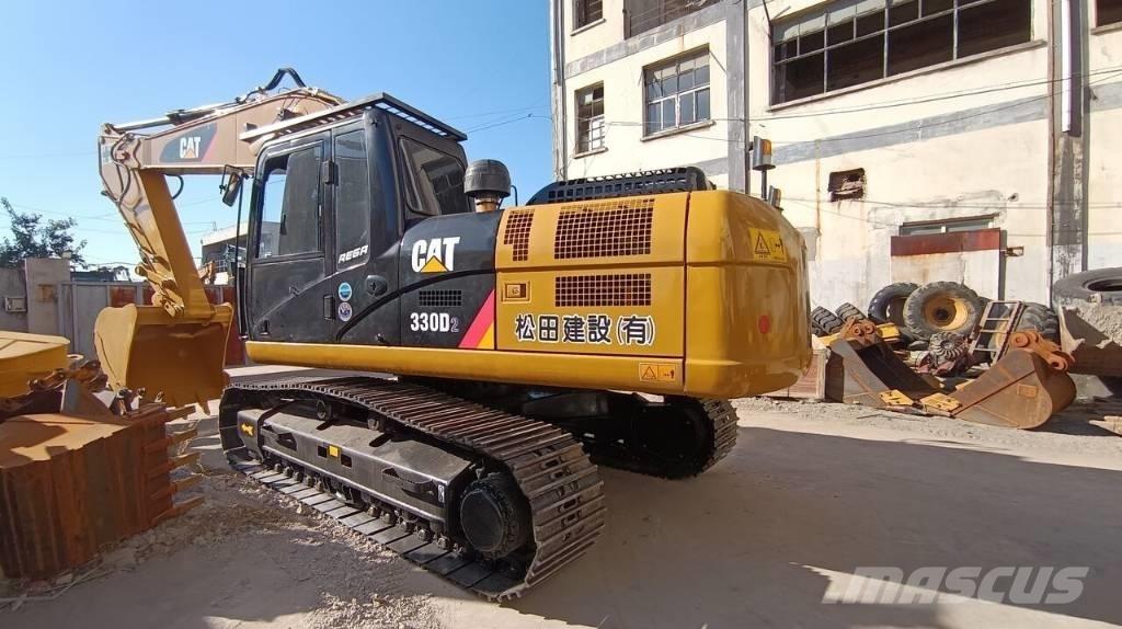 CAT 330 Roomikekskavaatorid