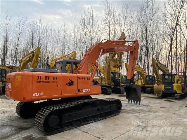 Hitachi EX200-5 Roomikekskavaatorid
