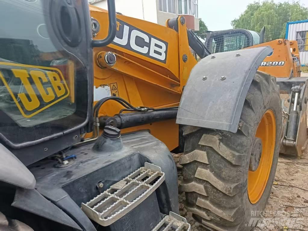 JCB 4CX Ekskavaatorlaadurid